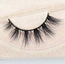 Load image into Gallery viewer, False Eyelashes