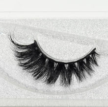 Load image into Gallery viewer, False Eyelashes